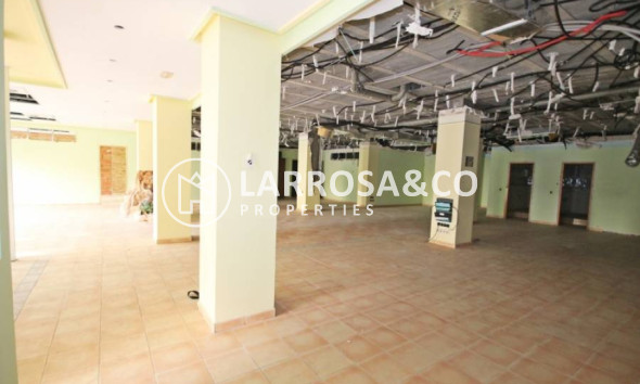 A Vendre - Commercial space - Torrevieja - Playa del cura