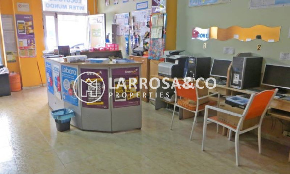 A Vendre - Commercial space - Torrevieja - Centro