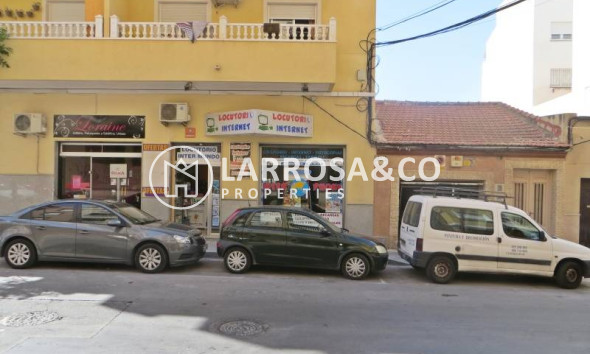 A Vendre - Commercial space - Torrevieja - Centro