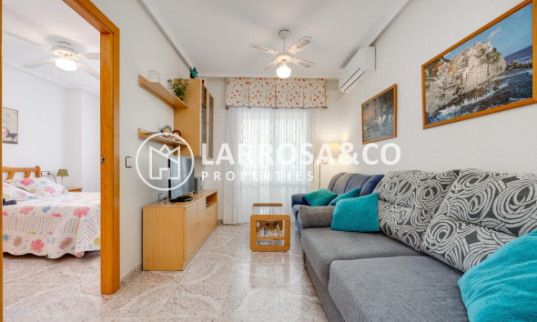 Resale - Apartment - Torrevieja - Acequion