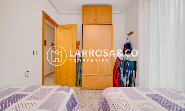 Resale - Apartment - Torrevieja - Acequion