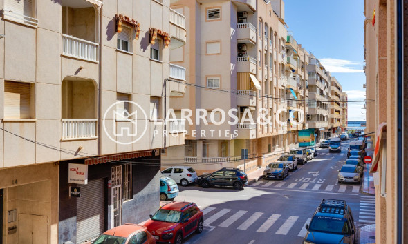 Resale - Apartment - Torrevieja - Acequion