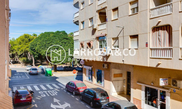 Resale - Apartment - Torrevieja - Acequion