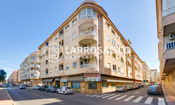 Resale - Apartment - Torrevieja - Acequion