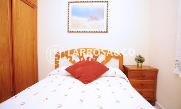 Resale - Apartment - Torrevieja - Playa del cura