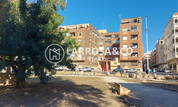 Resale - Apartment - Torrevieja - Acequion