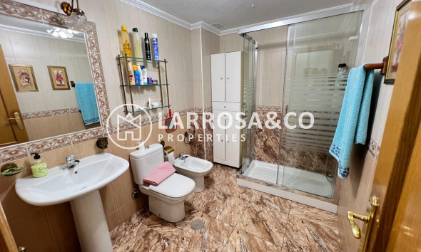 Resale - Apartment - Torrevieja - Playa del cura