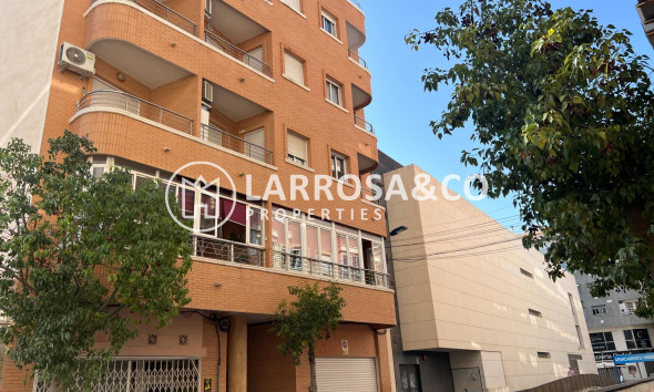 Resale - Apartment - Torrevieja - Playa del cura