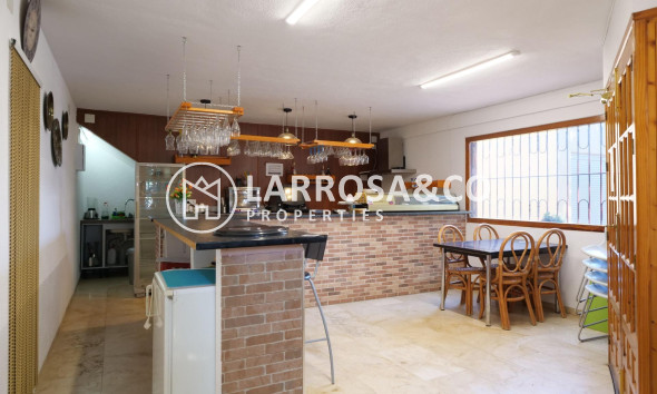 Resale - Commercial space - Almoradí