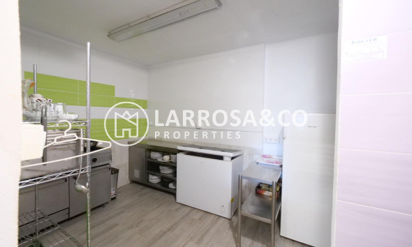 Resale - Commercial space - Almoradí