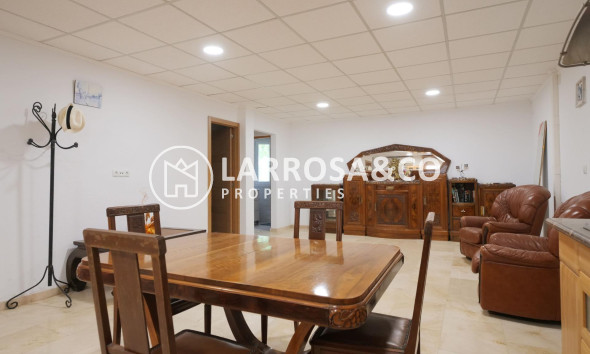 Resale - Commercial space - Almoradí