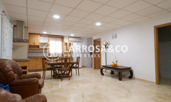 Resale - Commercial space - Almoradí