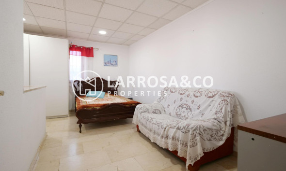 Resale - Commercial space - Almoradí