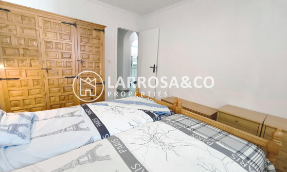 Resale - Bungalow - Torrevieja - La Siesta - El Salado - Torreta