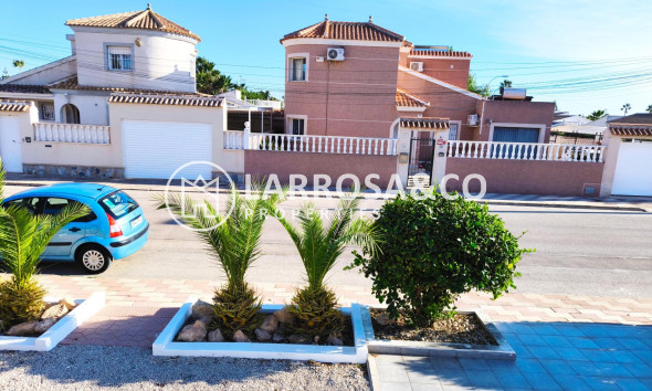 Resale - Bungalow - Torrevieja - La Siesta - El Salado - Torreta