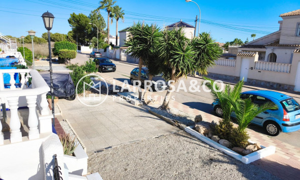 Resale - Bungalow - Torrevieja - La Siesta - El Salado - Torreta