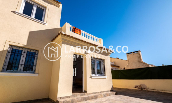 Resale - Detached House/Villa - Torrevieja - Aguas Nuevas