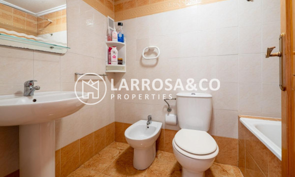 Resale - Apartment - Torrevieja - Torretas