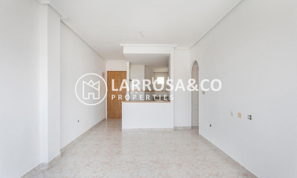 Resale - Apartment - Torrevieja - Estacion de autobuses