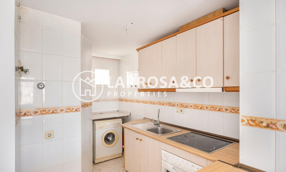 Resale - Apartment - Torrevieja - Estacion de autobuses