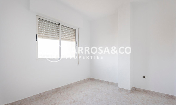 Resale - Apartment - Torrevieja - Estacion de autobuses