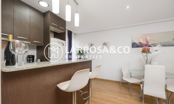 Resale - Apartment - Torrevieja - Centro