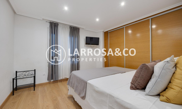 Resale - Apartment - Torrevieja - Centro