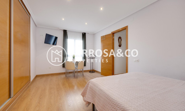 Resale - Apartment - Torrevieja - Centro