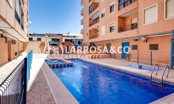 Resale - Apartment - Torrevieja - Centro