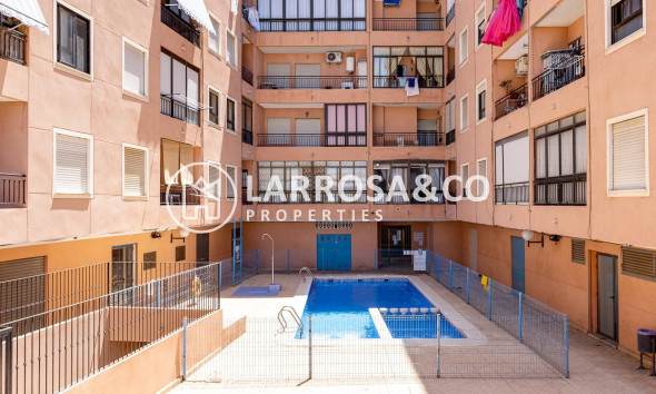 Resale - Apartment - Torrevieja - Centro