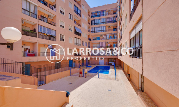 Resale - Apartment - Torrevieja - Centro