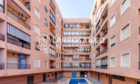 Resale - Apartment - Torrevieja - Centro