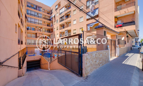 Resale - Apartment - Torrevieja - Centro