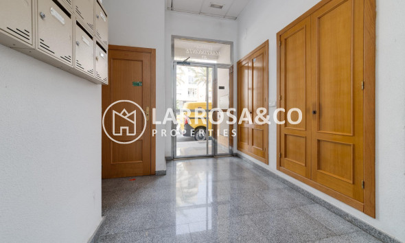 Resale - Apartment - Torrevieja - Centro