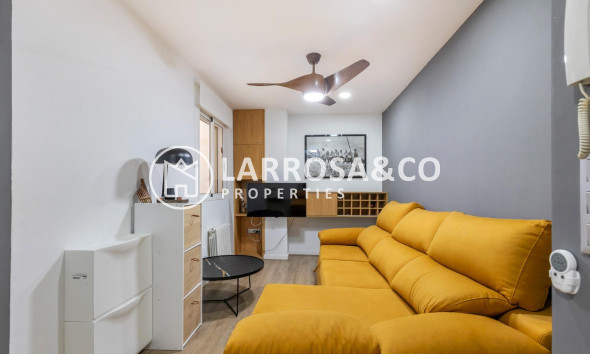 Resale - Apartment - Torrevieja - Centro