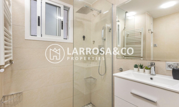 Resale - Apartment - Torrevieja - Centro