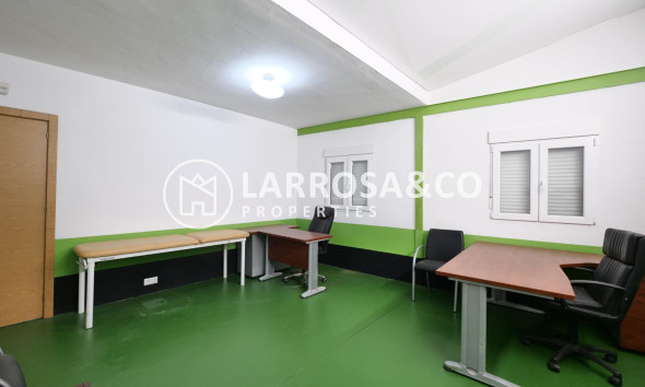 Resale - Commercial space - Almoradí