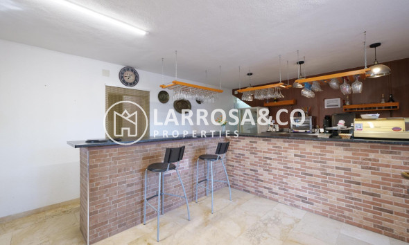 Resale - Commercial space - Almoradí