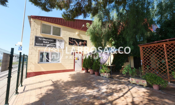 Resale - Commercial space - Almoradí