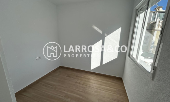 Herverkoop - Semi-detached house - Torrevieja - Aguas Nuevas