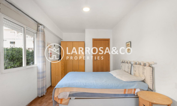 Resale - Apartment - Torrevieja - Estacion de autobuses