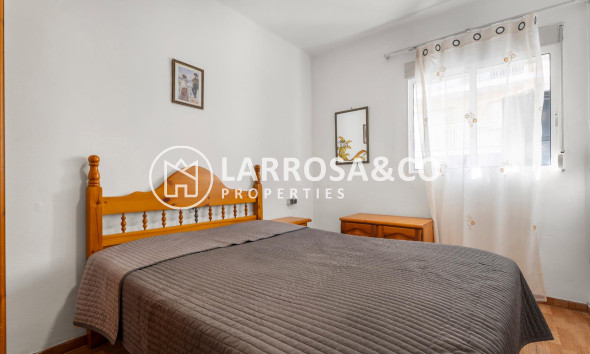 Resale - Apartment - Torrevieja - Estacion de autobuses