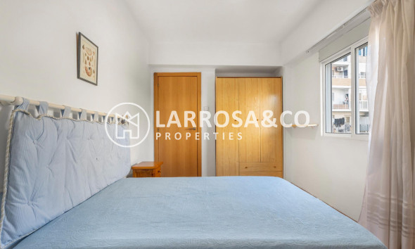 Resale - Apartment - Torrevieja - Estacion de autobuses