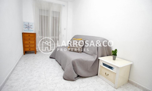 Resale - Apartment - Torrevieja - Playa del cura