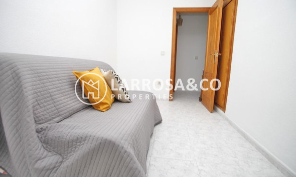 Resale - Apartment - Torrevieja - Playa del cura