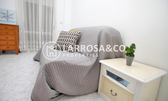 Resale - Apartment - Torrevieja - Playa del cura