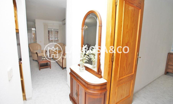 Resale - Apartment - Torrevieja - Playa del cura