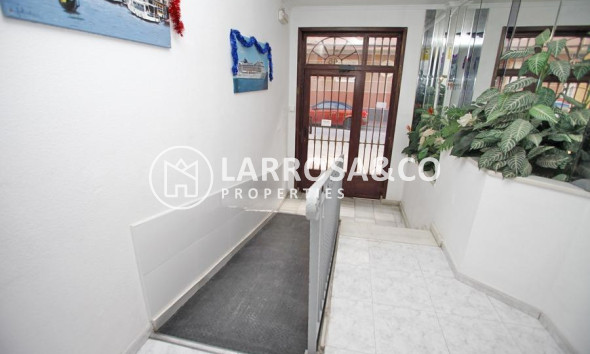 Resale - Apartment - Torrevieja - Playa del cura