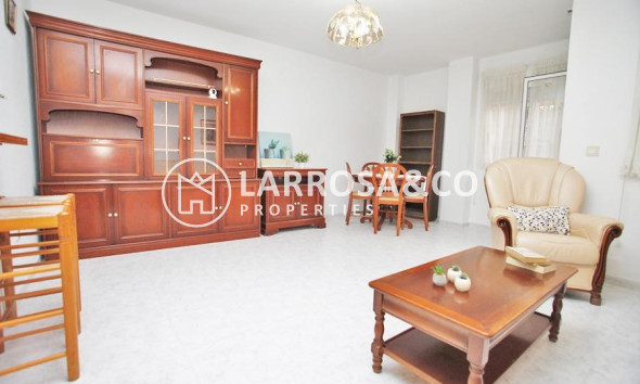 Resale - Apartment - Torrevieja - Playa del cura