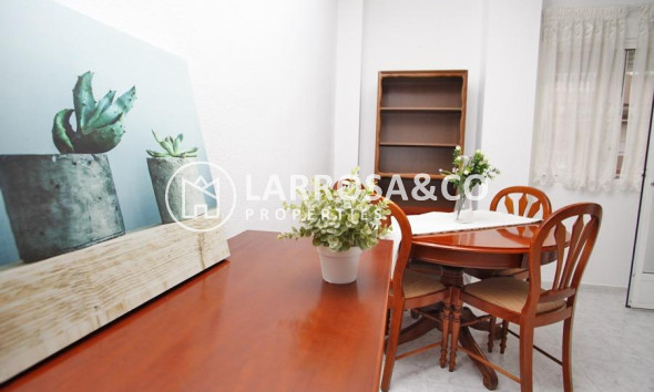 Resale - Apartment - Torrevieja - Playa del cura